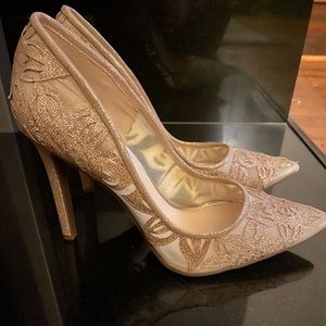 JESSICA SIMPSON GOLD SPARKLE PUMPS
